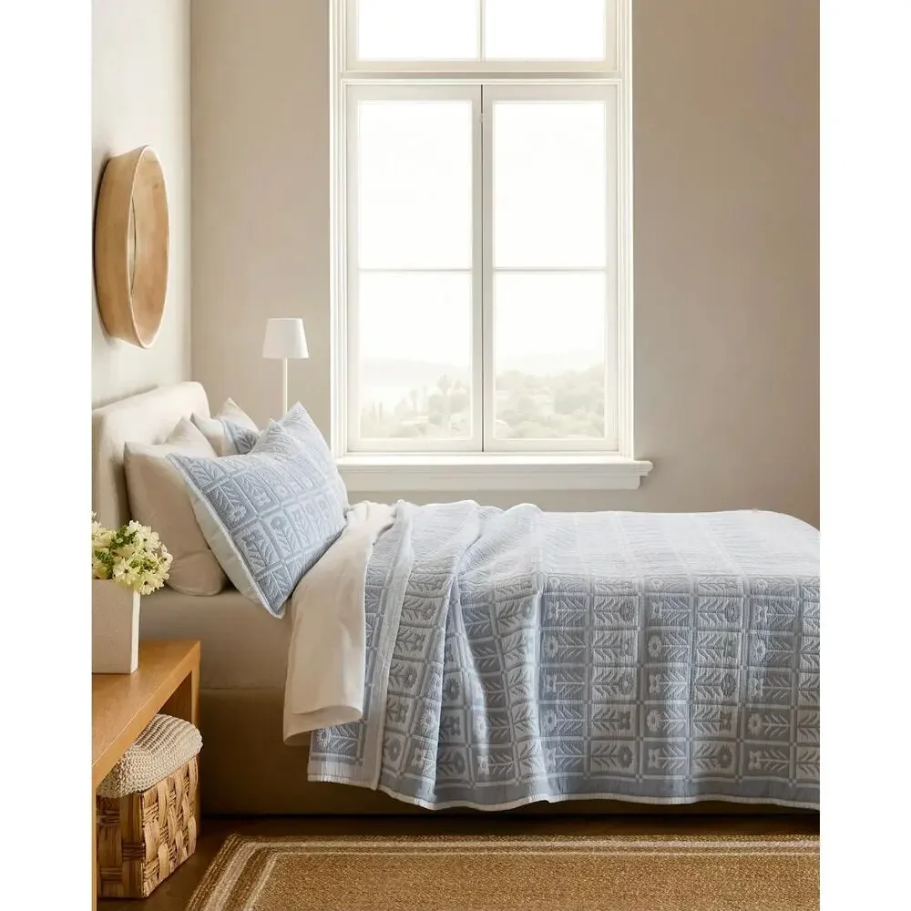 Quince Organic Cotton Jacquard Floral Coverlet Full / Queen Blue Fog $150 MSRP